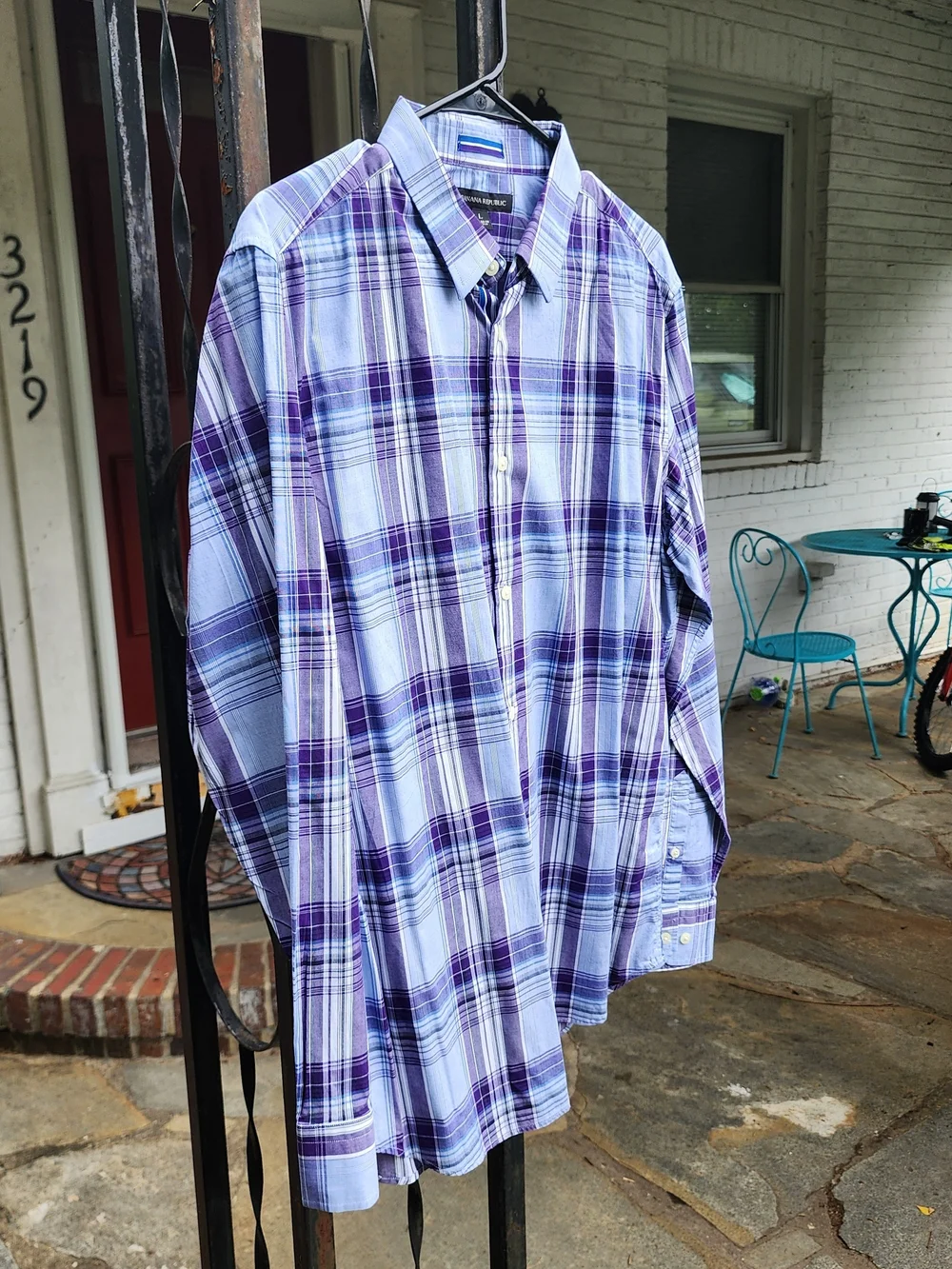 Banana Republic Men's Purple Plaid Long Sleeve Button Down Shirt. Size Large.